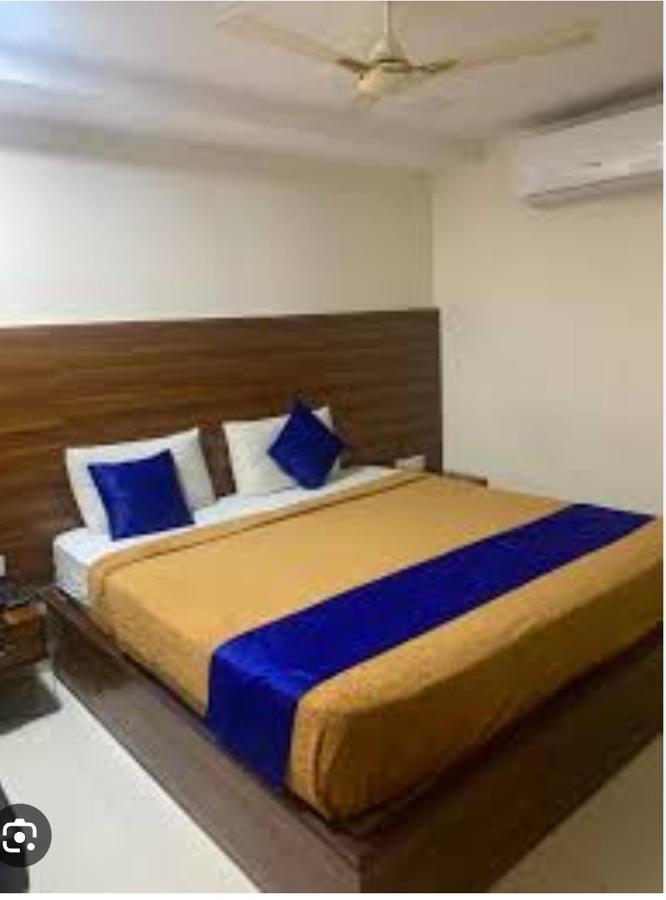 Hotel Sarkar Grand Vijayawāda Exterior photo